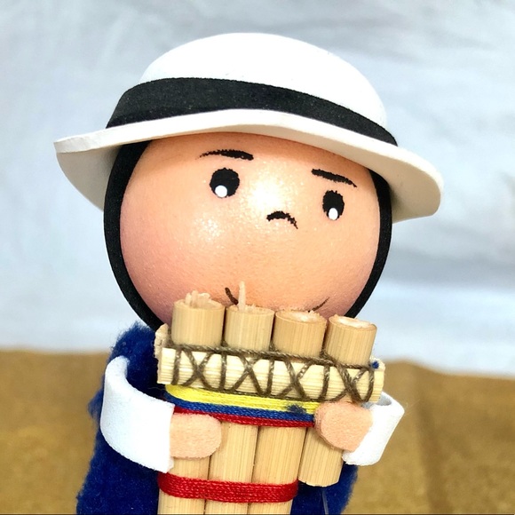 ECUA HANDS-DOLLS miniature handmade Woven Wool doll characters size 2x4 NWOT - Picture 5 of 9